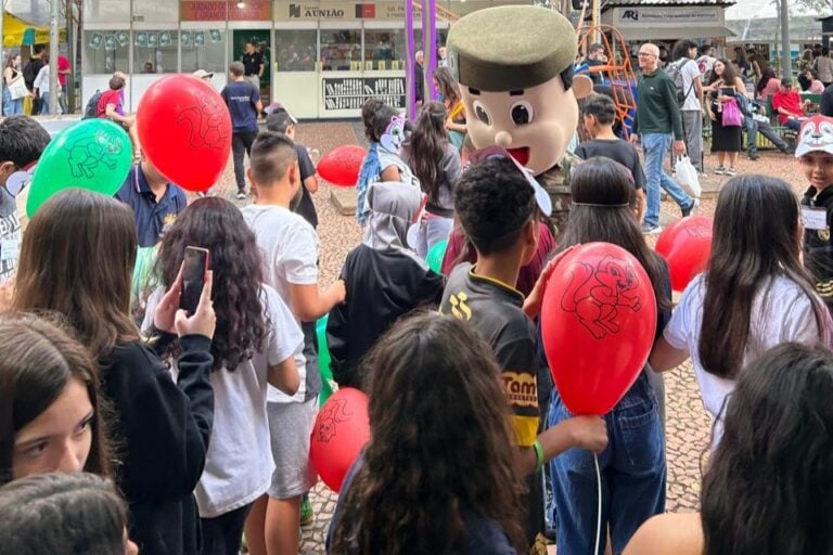 BIBLIEx conquista o público na maior feira literária a céu aberto