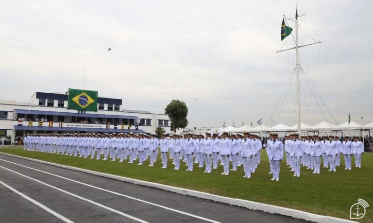Salário de R$ 9 mil: Marinha busca Oficiais Temporários em diversas áreas