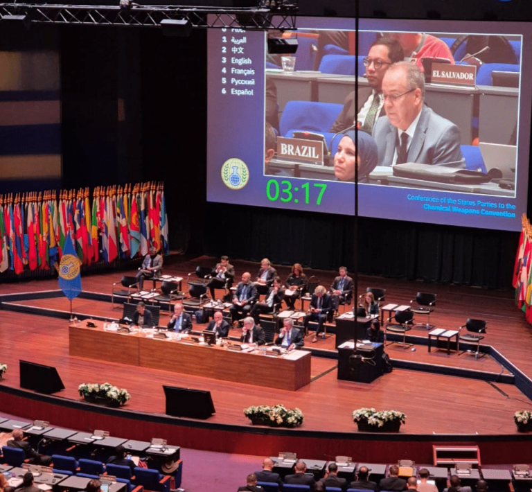 Exército representa o Brasil na Conferência de Proibição de Armas Químicas