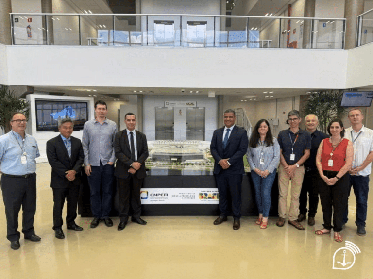 Marinha explora tecnologias do Sirius e laboratórios do CNPEM
