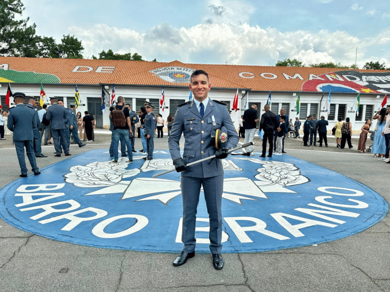 Ex-aluno do CPOR lidera formação na Academia Barro Branco