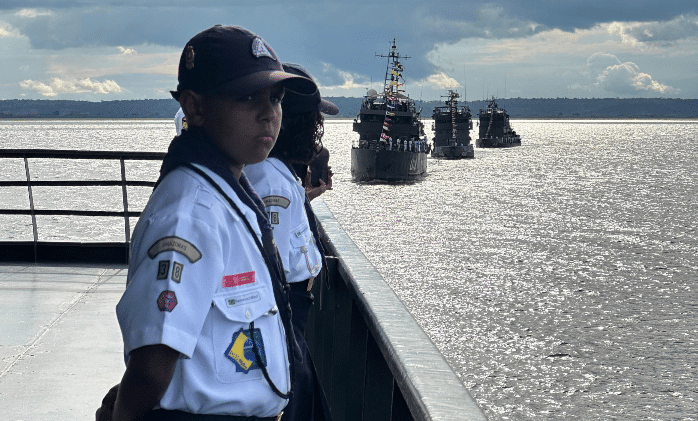 Escoteiros do Mar participam Semana do Marinheiro em Manaus