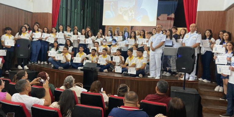 Concurso Cisne Branco premia alunos e escolas em Aracati-CE