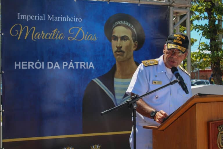 Comandante da Marinha exalta legado do Marinheiro Marcílio Dias, em Maceió