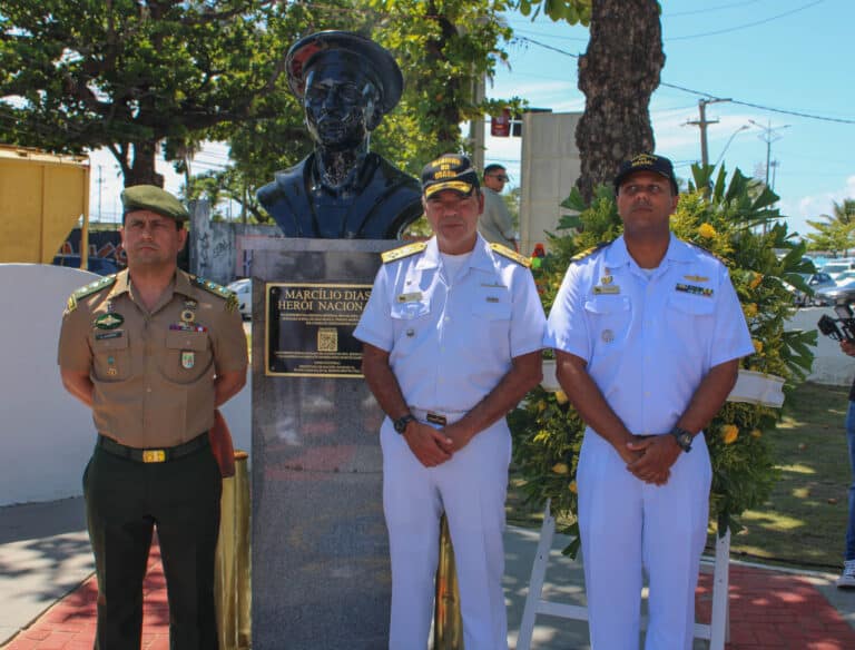 Marinha, Exército e Aeronáutica juntas em homenagem a Marcílio Dias