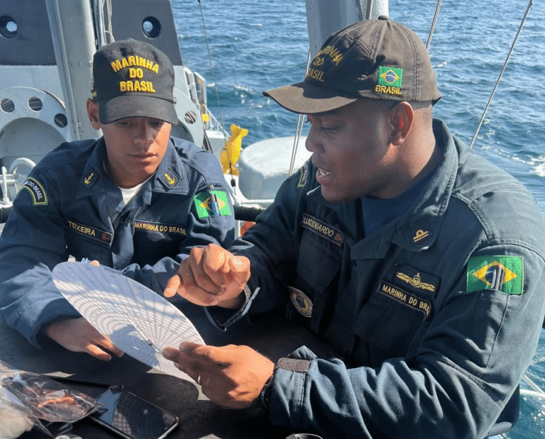 Marinha do Brasil treina contramedidas de minas na Baía de Todos-os-Santos