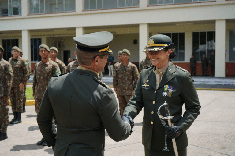 Hospital Militar de Resende faz história ao ter sua primeira diretora