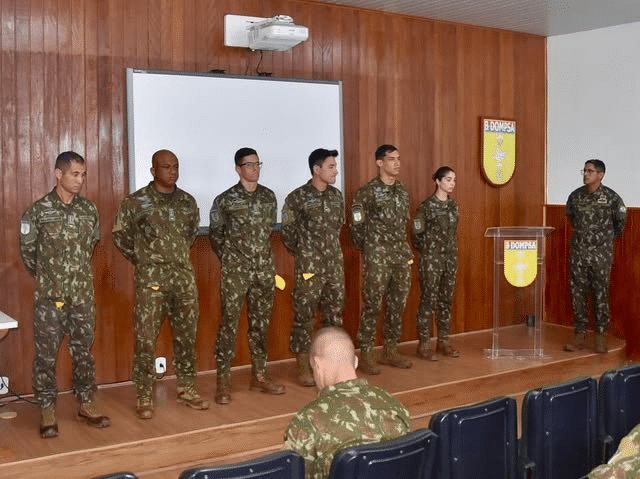 Despedida no B DOMPSA destaca dedicação de oficiais à Brigada Pára-quedista
