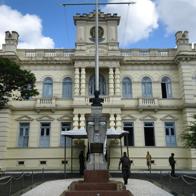 General Chalella inspeciona obras do HGeS e atividades da 6ª RM