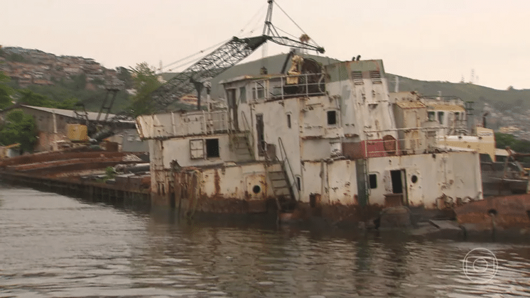 Marinha e Governo do RJ somam forças para remover cascos afundados
