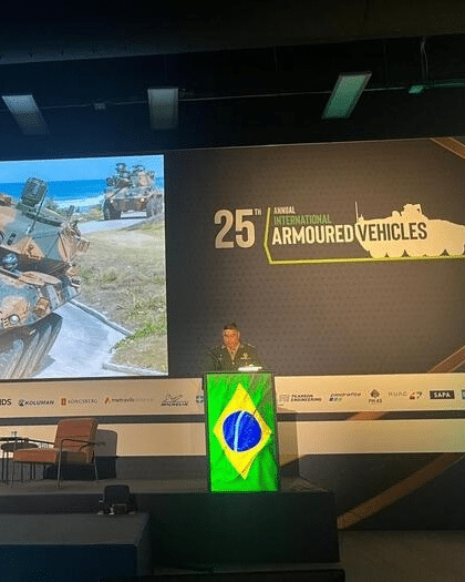Exército Brasileiro destaca programas estratégicos em evento no Reino Unido