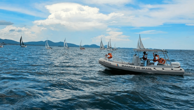 Semana da Marinha tem regata e prova de natação em SC