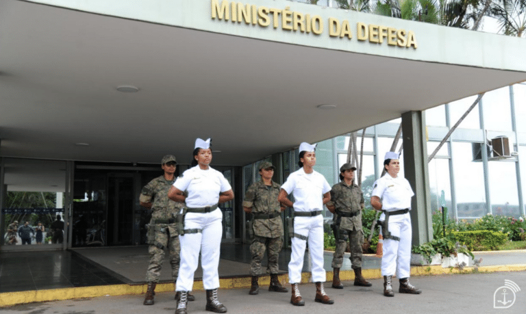 Pioneiras: Mulheres Fuzileiros Navais iniciam serviço no Ministério da Defesa