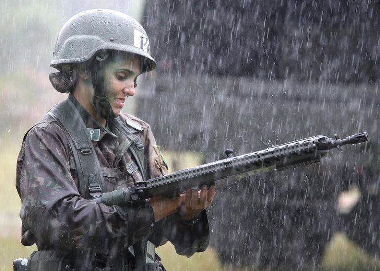Número de mulheres no alistamento militar cresce e já soma 23 mil inscrições