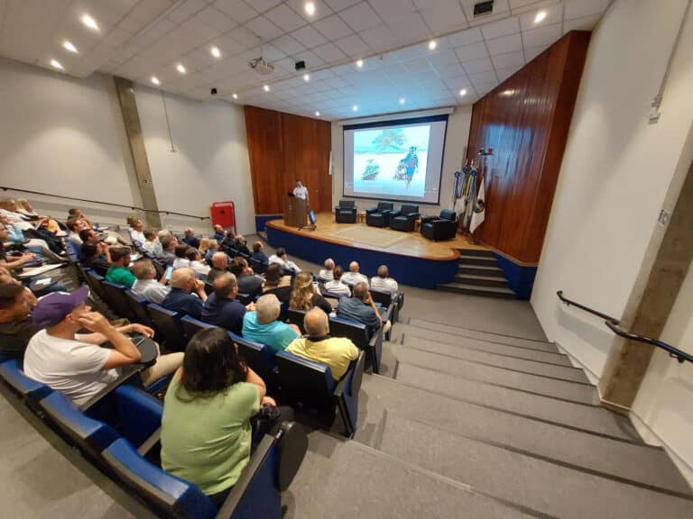 Marinha promove diálogo sobre segurança náutica com sociedade civil