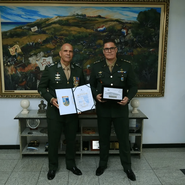 CMNE homenageia Coronel Rafael José Almeida em despedida