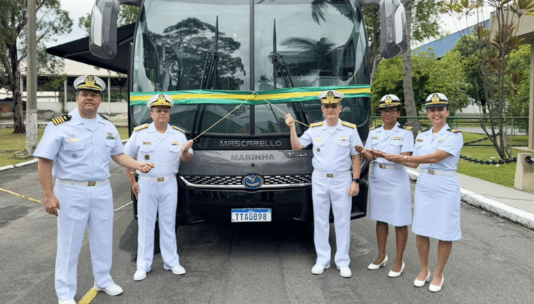 Marinha amplia distribuição de uniformes com nova Unidade Móvel