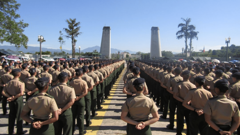 Novos cadetes da AMAN celebram ingresso na Academia Militar