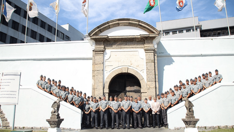 Aspirantes da Turma “Almirante Cochrane” ingressam na Intendência da Marinha