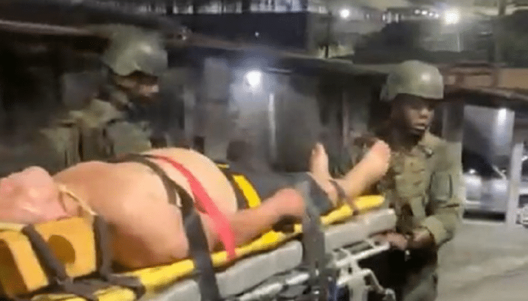 Militares da Marinha salvam cidadão durante a Operação “Imperial Marinheiro”