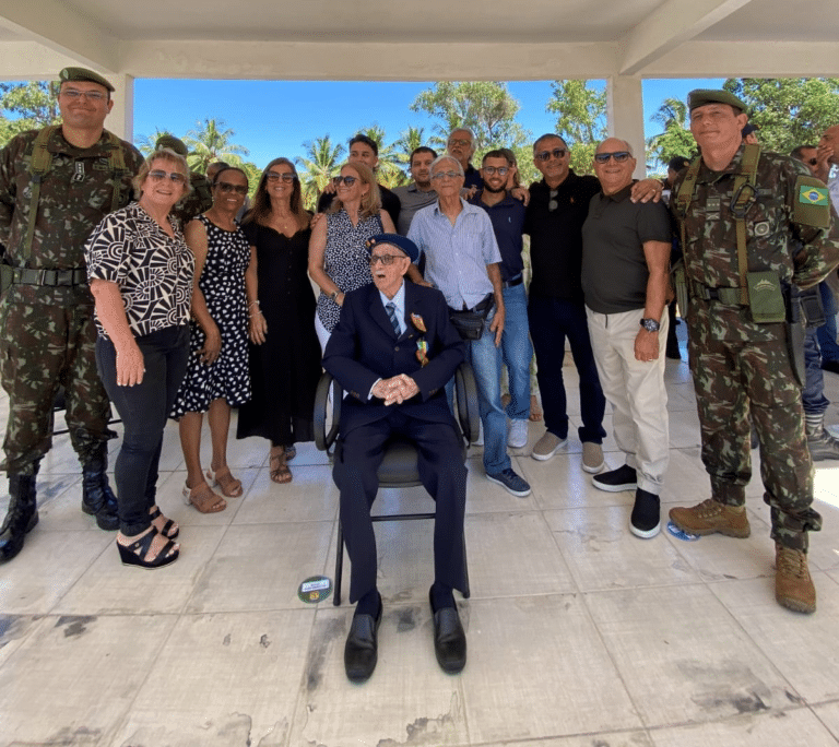 Exército celebra centenário de veterano da FEB com homenagem especial