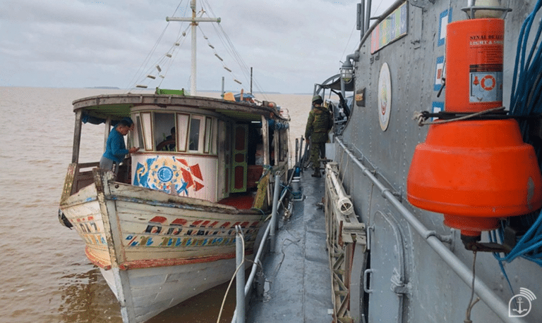 Marinha flagra transporte ilegal de madeira avaliado em R$ 200 mil