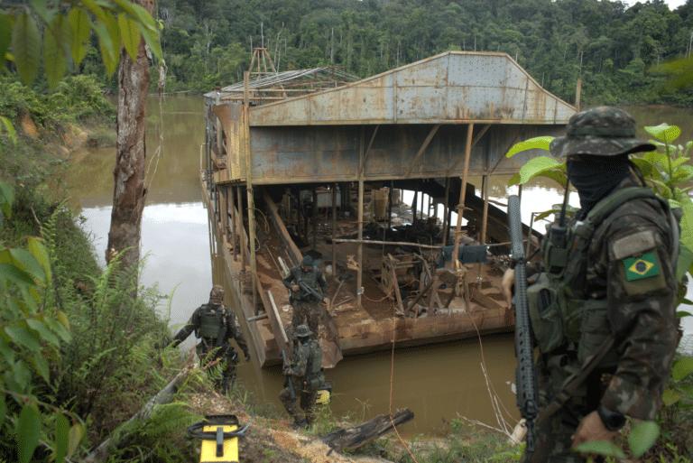 Comando Conjunto Catrimani II elimina dragas de garimpeiros ilegais