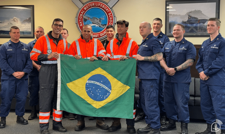 Marinha treina militares nos EUA para salvar vidas no mar