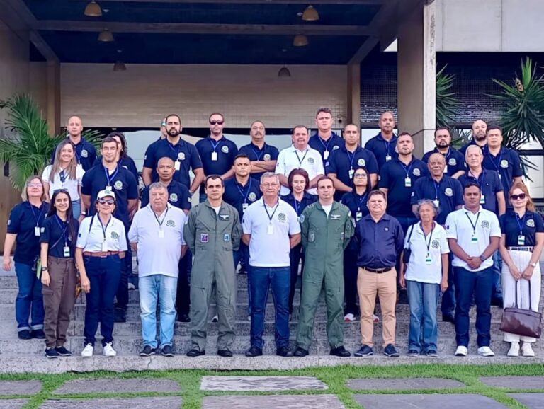 Estagiários da ADESG/AL realizam viagem de estudos estratégicos em Recife