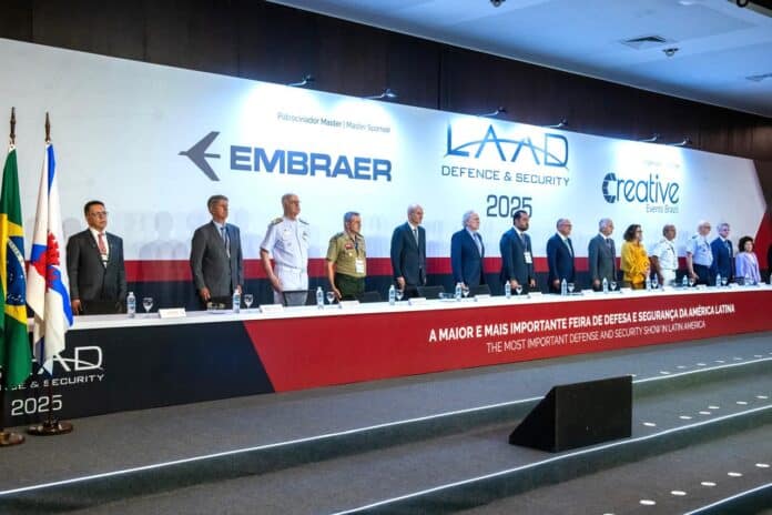 Evento de defesa e segurança LAAD 2025 no Brasil.