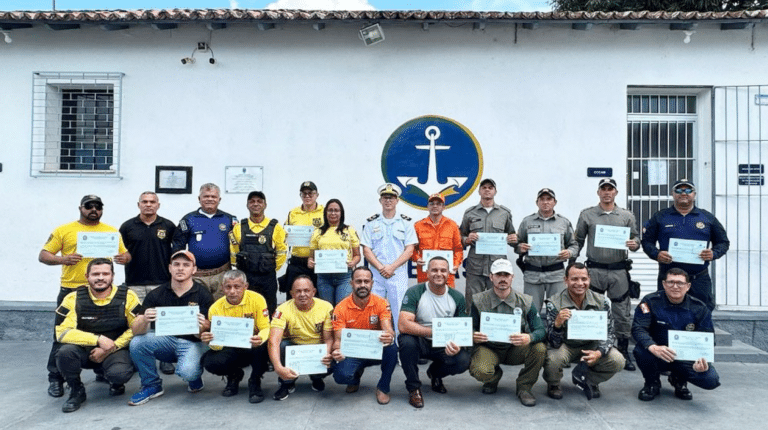 AgPenedo conclui curso para servidores na condução de embarcações