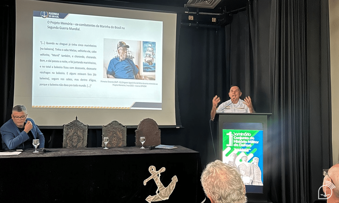 Palestrante em seminário sobre ex-combatentes da Marinha.