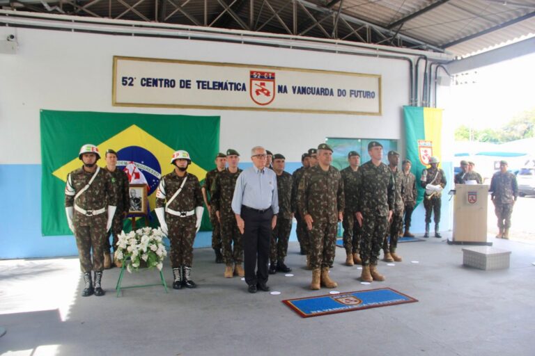 Cerimônia militar no 52º Centro de Telemática.
