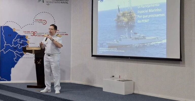 Palestra sobre Planejamento Espacial Marinho, Comando Naval.