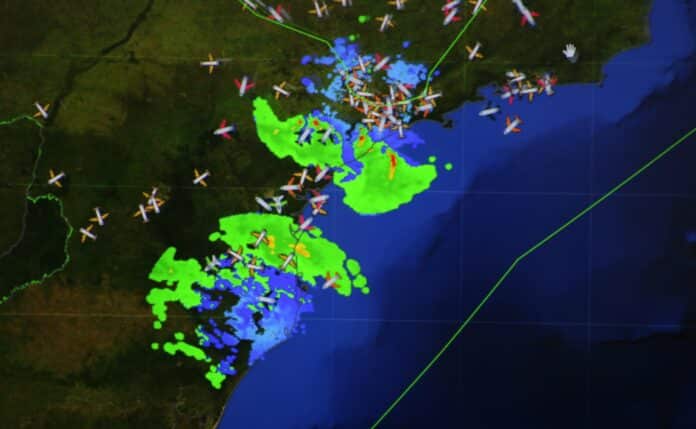 Rastreador de radar de voos e clima.