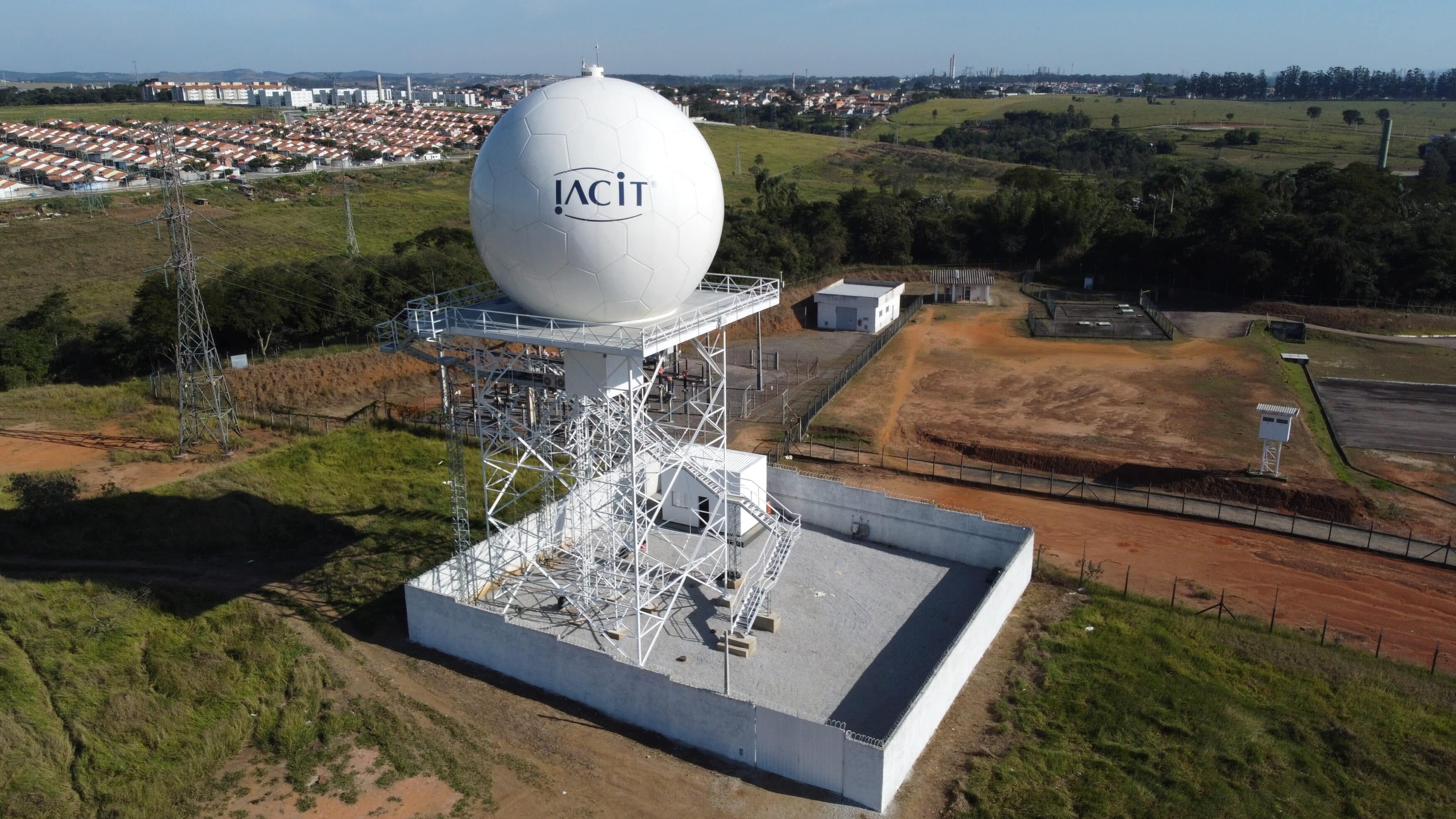 Radar meteorológico em área rural