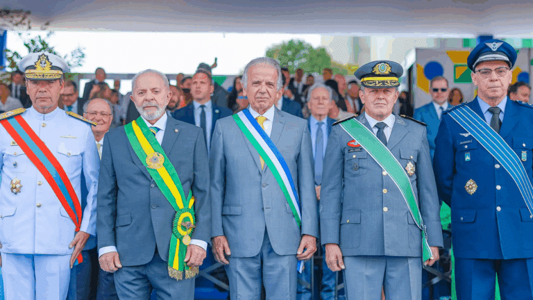 Defesa pede socorro orçamentário e leva crise a Lula