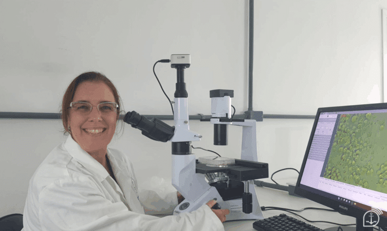Pesquisadora da Marinha vence prêmio com estudo sobre câncer