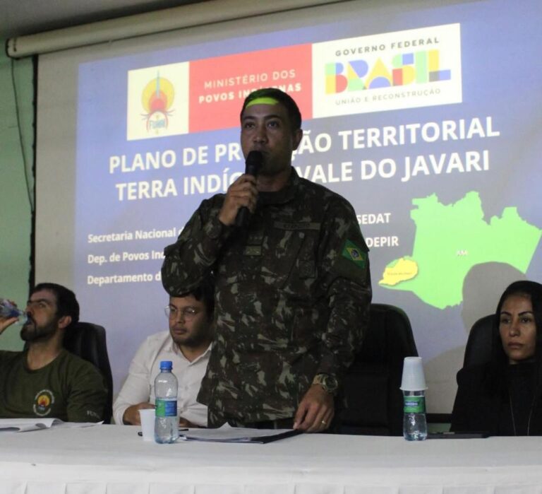 Reunião sobre proteção territorial na Terra Indígena.