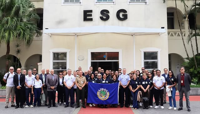 Visita da ADESG/AL à ESG destaca importância da mentalidade de defesa