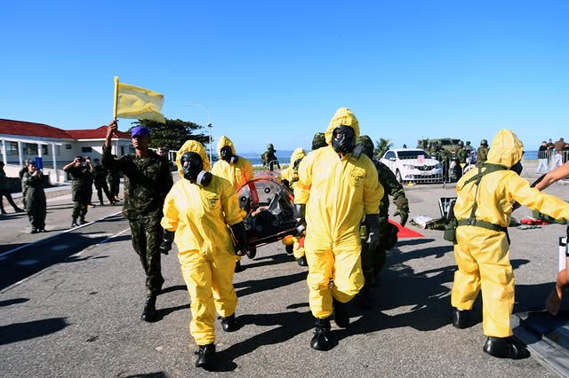 BRICS 2025: Exército, Marinha e FAB treinam defesa química no Rio de Janeiro