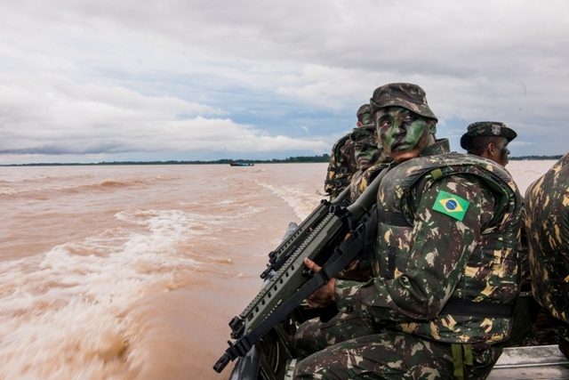 Capacidade dissuasória do Exército garante soberania na selva amazônica