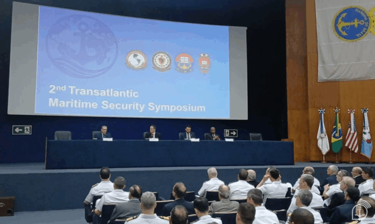 Simpósio Segurança Marítima Transatlântica, painel de discussão.
